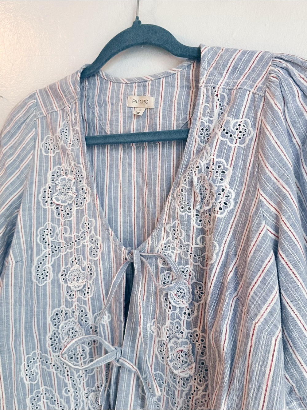 Anthropologie Pilcro Short-Sleeve Boxy Tie-Front Top medium Americana floral - Picture 11 of 12
